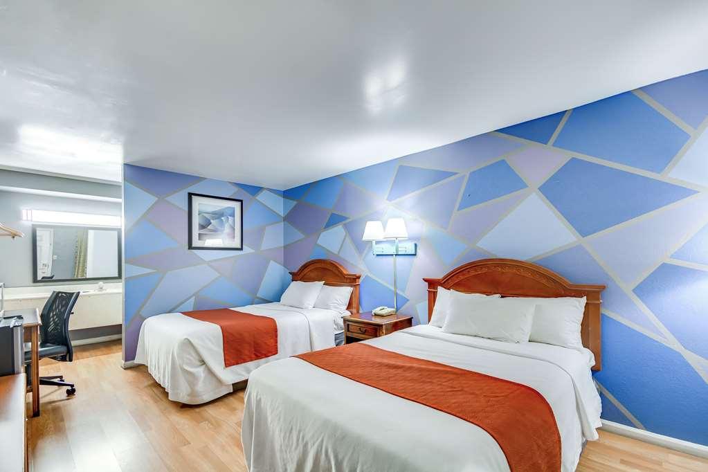 Knights Inn Берея Номер фото